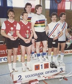 Einer ihrer letzten Auftritte im Regenbogentrikot: Jan und Jindrich Pospisil beim Turnier in Gifhorn 1989. Foto: RSV Gifhorn