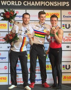 Lukas Kohl siegte im 1er-Kunstradfahren der Männer vor seinem Teamkollegen und Titelverteidiger Michael Niedermeier. Foto: facebook.com/UCI Indoor Cycling World Championships Stuttgart 2016