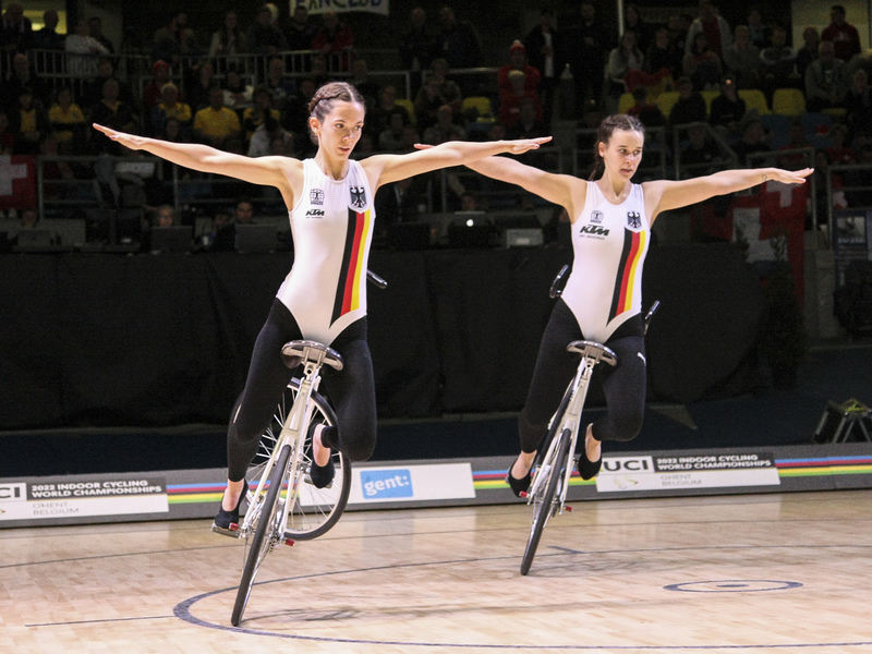 Caroline Wurth und Sophie-Marie Wöhrle bei der Hallen-WM in Gent. Foto: Mareike Engelbrecht