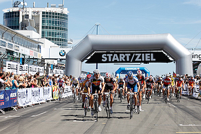 5000 Radfahrer beim 24h-Rennen von «Rad am Ring»