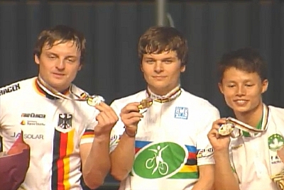 Hallen-WM: Zwei Doppelsiege und Weltrekord im 1er Kunstfahren - Radballer holen Bronze
