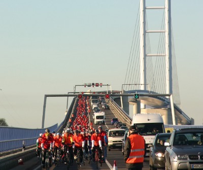 Die «Brückenfahrt» führt auch 2014 wieder über die Stralsunder Rügenbrücke nach Sellin. Foto: Veranstalter